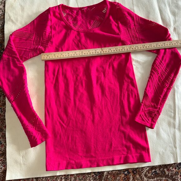 Fabletics Women Shirt Top Pink Stretchy Cut Out Athletic Under Scrub Small - Picture 3 of 12